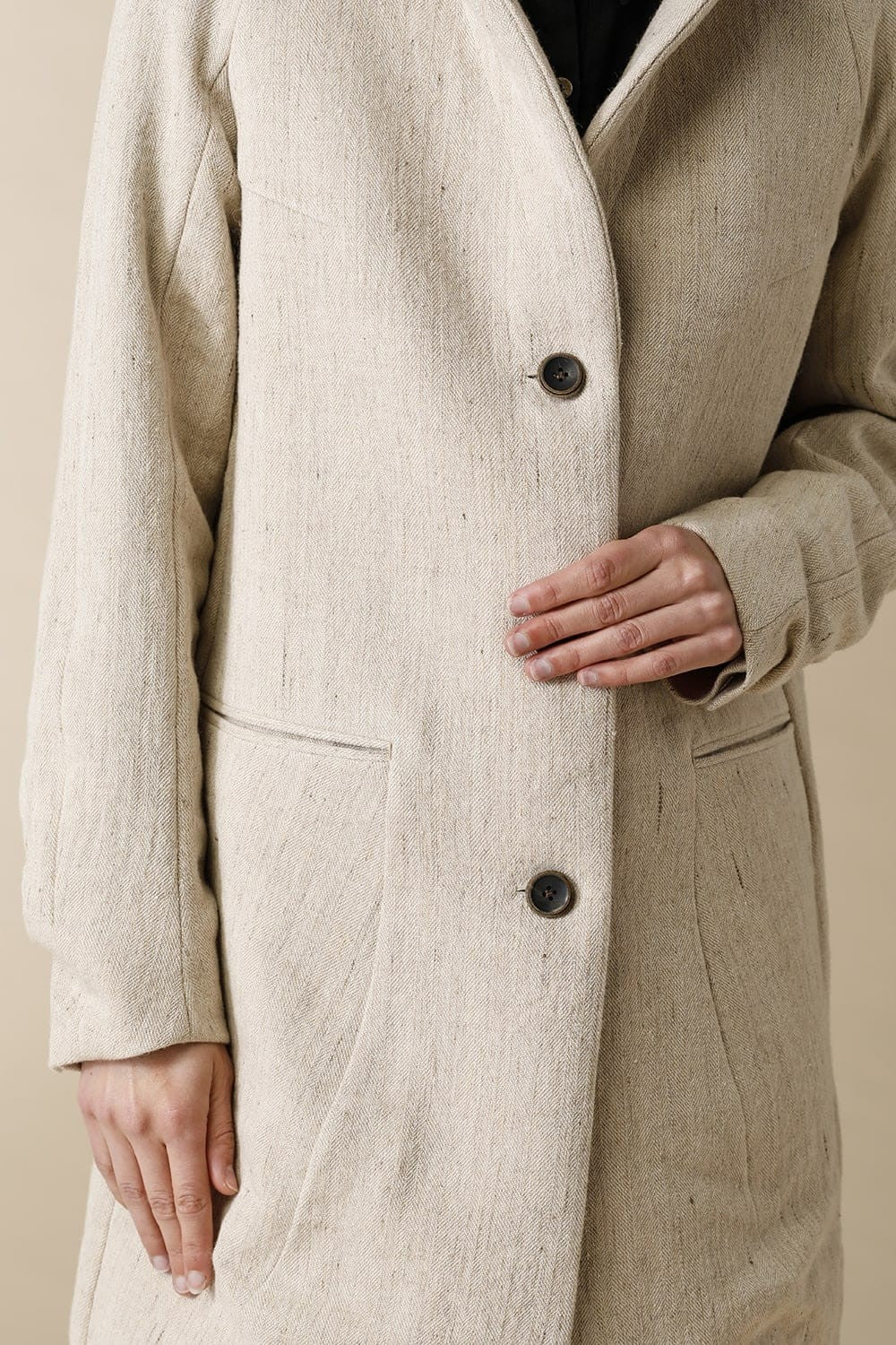 PEAKED LAPEL LONG COAT - CO37W-HW22_Black